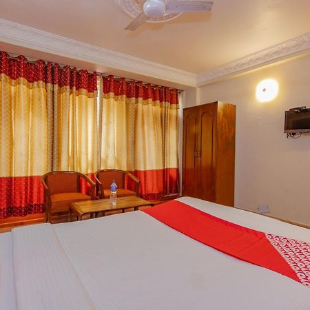 Oyo 795 Hotel Holiday Inn Катманду Экстерьер фото